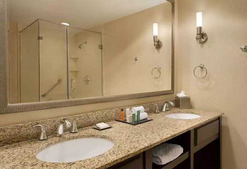 Junior Suite, Hilton St. Louis Frontenac