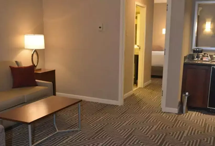 Junior Suite, Hilton St. Louis Frontenac