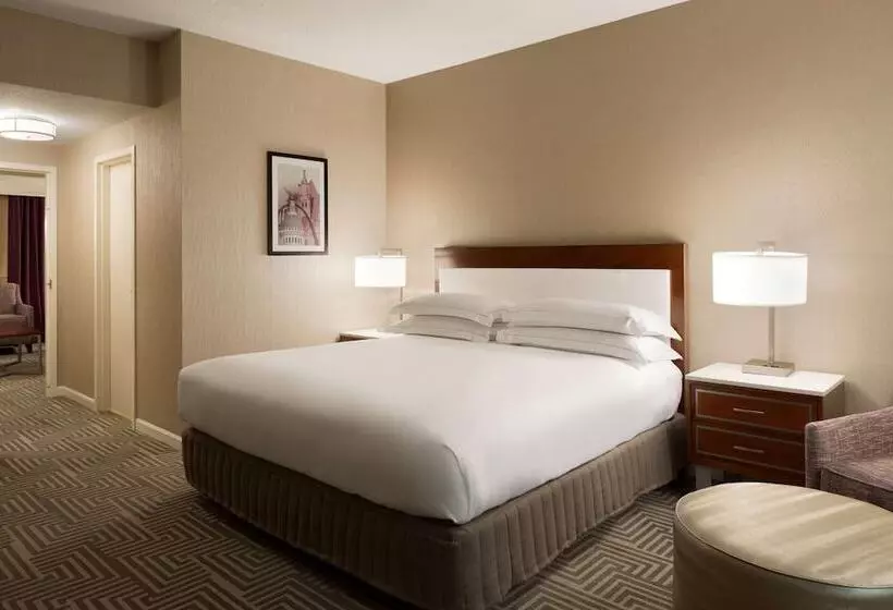 Junior Suite, Hilton St. Louis Frontenac