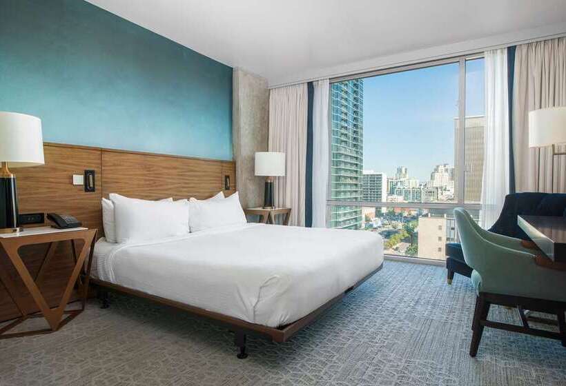 스탠다드 룸 킹사이즈 침대, Hilton St. Louis Frontenac