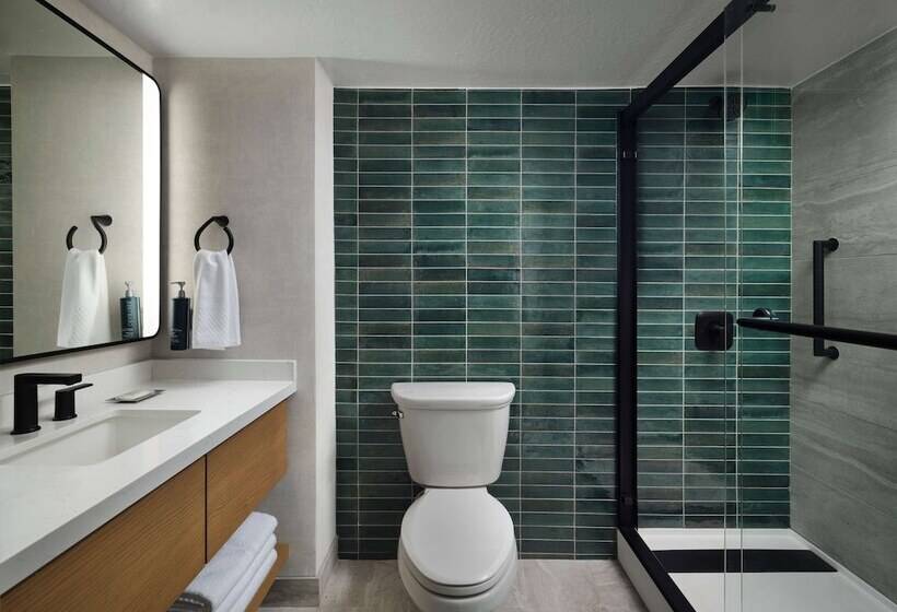 غرفة تنفيذية, Hilton Stockton