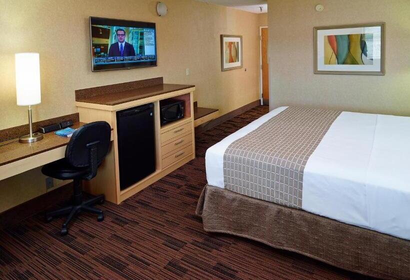 带大床的标准工作室, Livinn Hotel Cincinnati North/ Sharonville