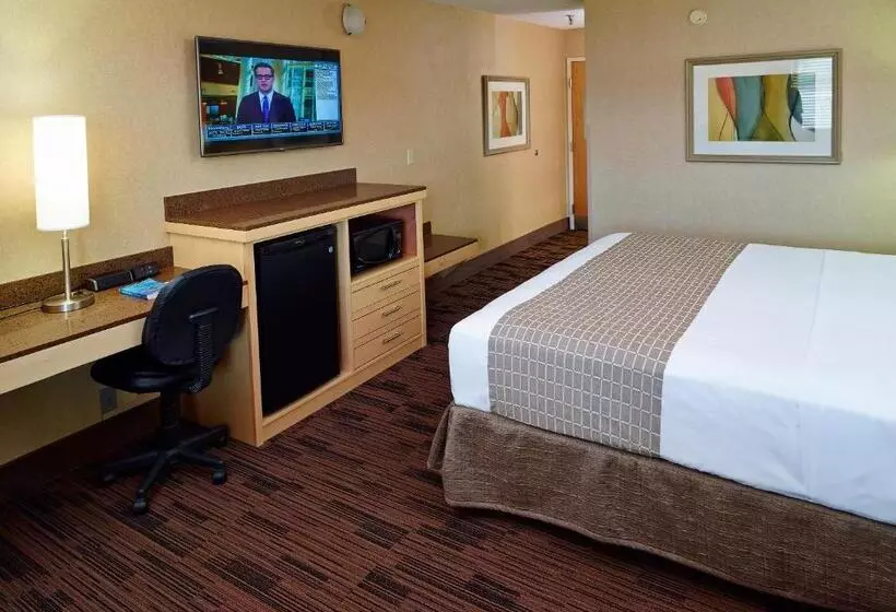 キングサイドベッドのスタンダードワンルーム, Livinn Hotel Cincinnati North/ Sharonville