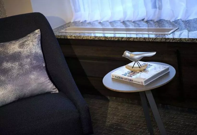 اتاق کلاب, Renaissance Seattle