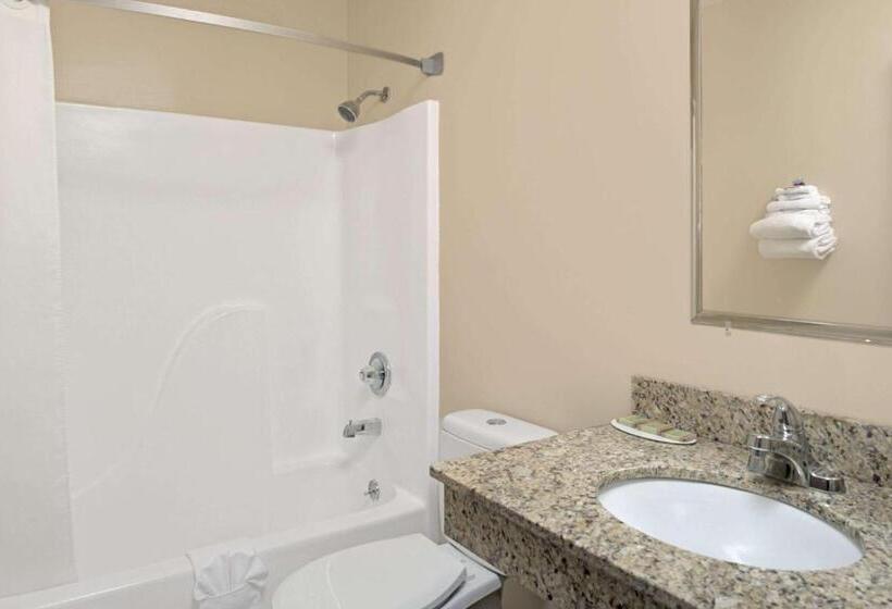 Люкс Кровать Кинг, Super 8 By Wyndham Omaha I 80 West