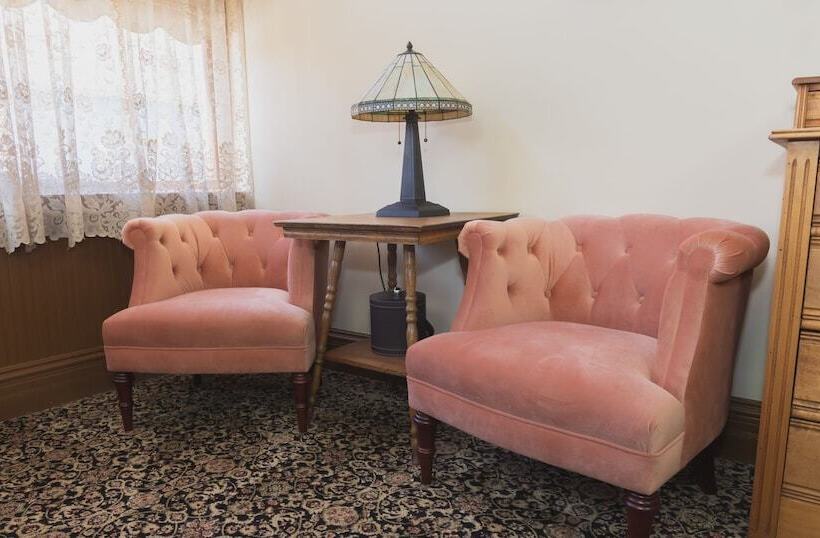 اتاق استاندارد, Teller House