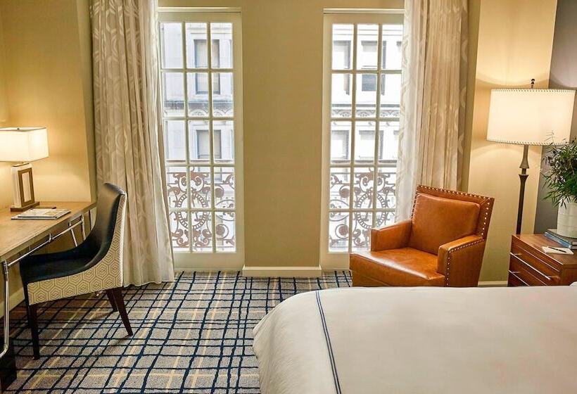 חדר דלוקס, The Adolphus, Autograph Collection