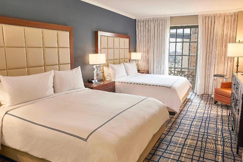 חדר דלוקס, The Adolphus, Autograph Collection