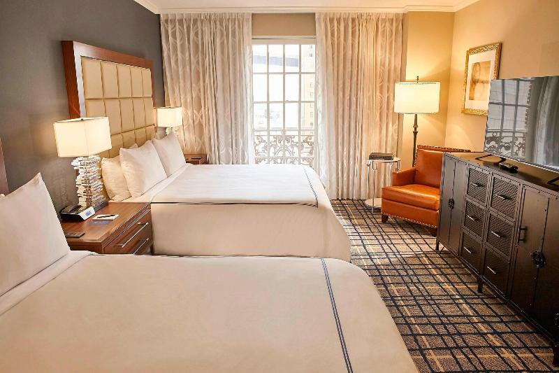 חדר דלוקס, The Adolphus, Autograph Collection