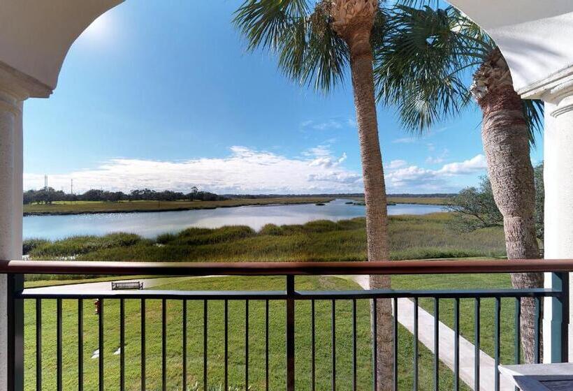 스탠다드 룸 강 전망, The Cloister