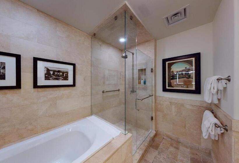 스탠다드 룸 강 전망, The Cloister