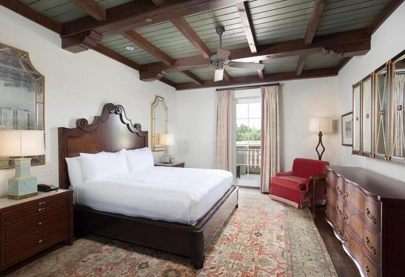 스위트 킹사이즈 침대, The Cloister