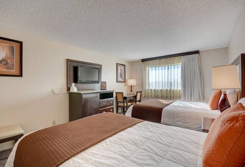 带2个双人床的标准工作室, Longhorn Boulder Highway