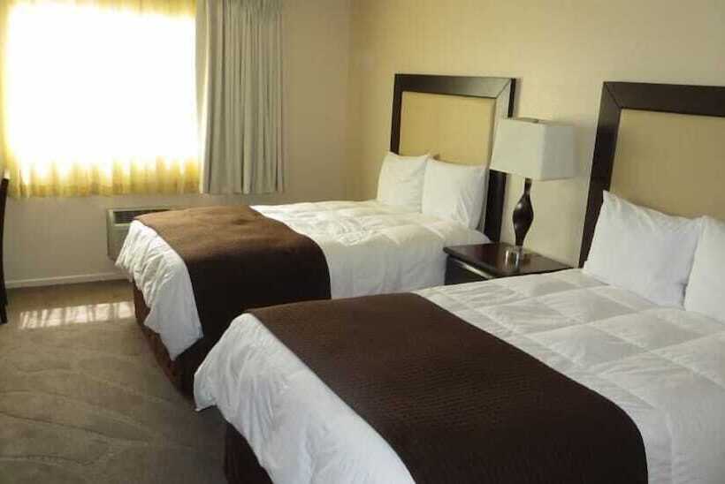 带2个双人床的标准工作室, Longhorn Boulder Highway