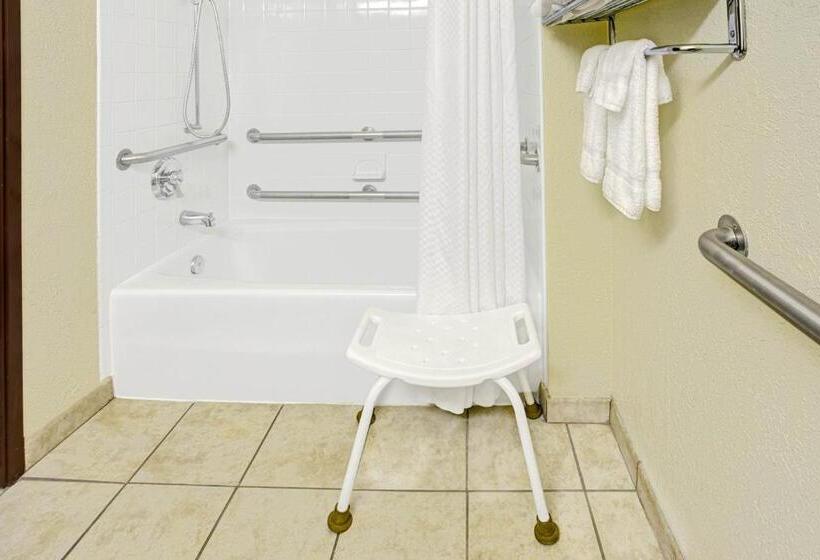 חדר סטנדרט מותאם לאדם עם מוגבלויות, Super 8 By Wyndham College Park Wash Dc Area