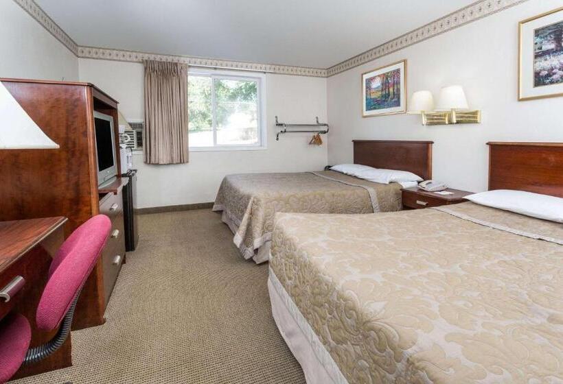 Deluxe-huone Soveltuu Liikuntarajoitteisille, Super 8 By Wyndham Colorado Springs/chestnut Street