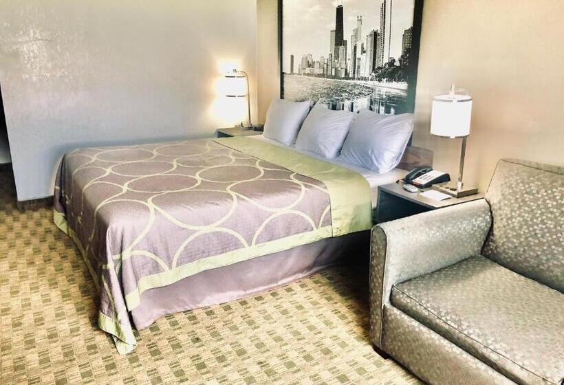 キングサイズベッドのデラックスルーム, Super 8 By Wyndham Peru Starved Rock State Park