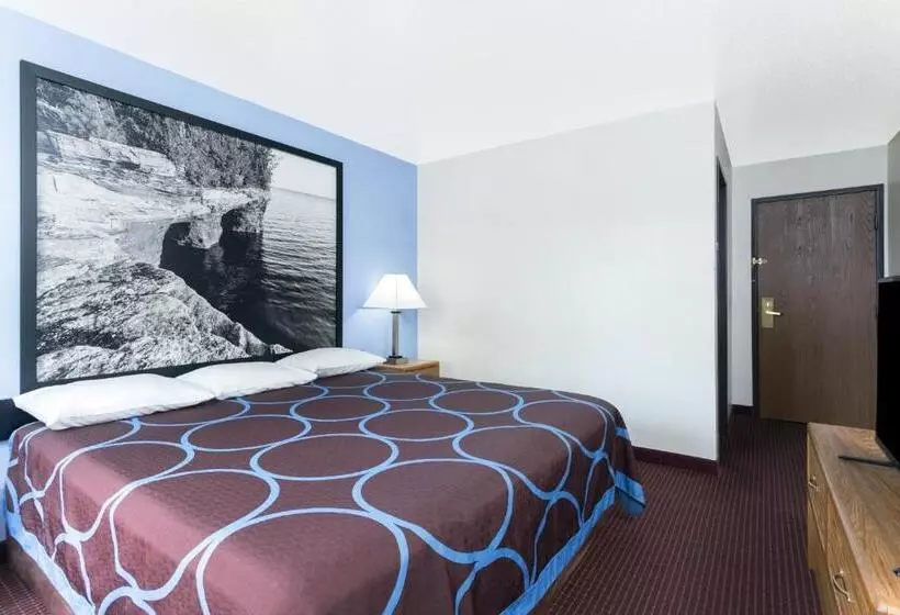 سوئیت با تخت بزرگ, Super 8 By Wyndham Wisconsin Dells