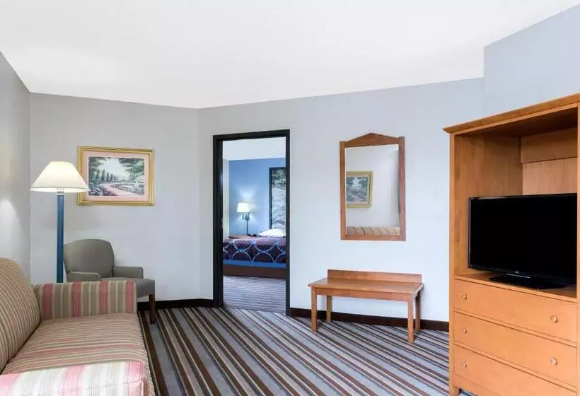 سوئیت با تخت بزرگ, Super 8 By Wyndham Wisconsin Dells