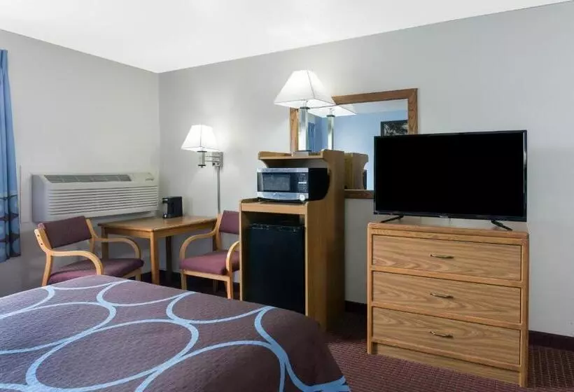 اتاق لوکس با تخت بزرگ, Super 8 By Wyndham Wisconsin Dells