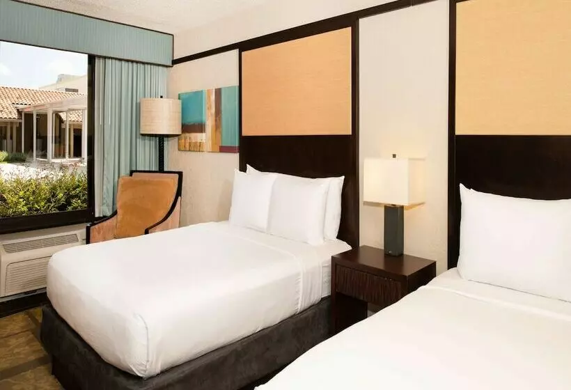 ２ダブルベッドのスタンダードルーム, Doubletree By Hilton Hotel Orlando At Seaworld