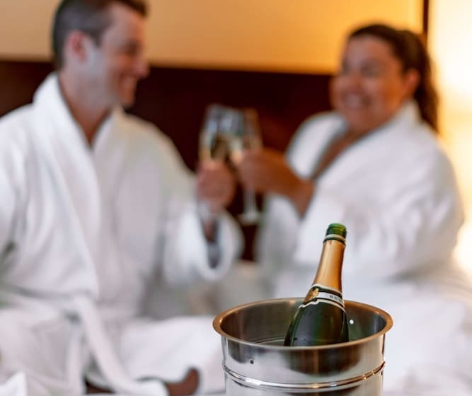 2ダブルベッドのスタンダードルーム, Doubletree By Hilton Hotel Orlando At Seaworld