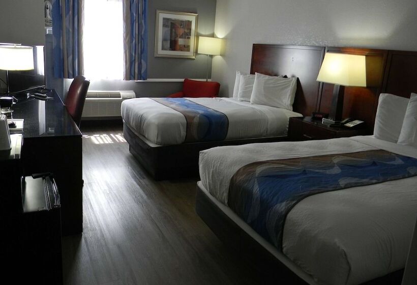 带2个双人床的标准工作室, Travelodge Inn & Suites By Wyndham Albany