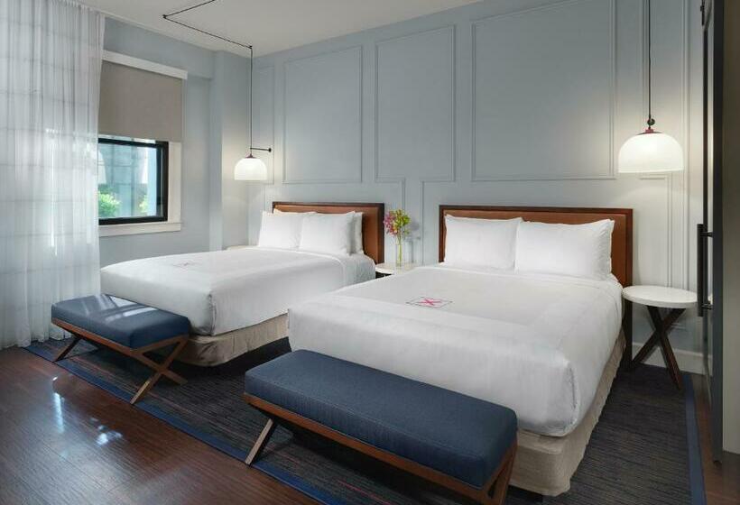 غرفة بريميوم, Axiom