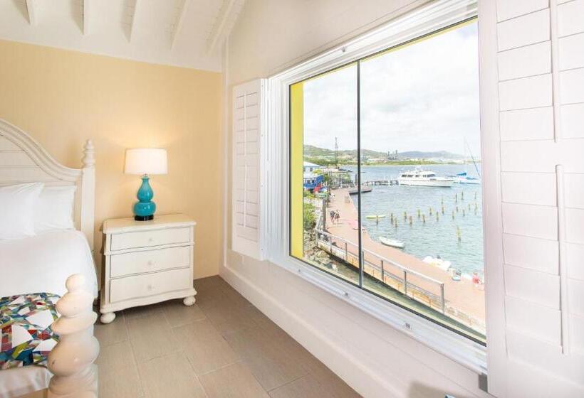 اتاق لوکس با چشمانداز دریا, Caravelle