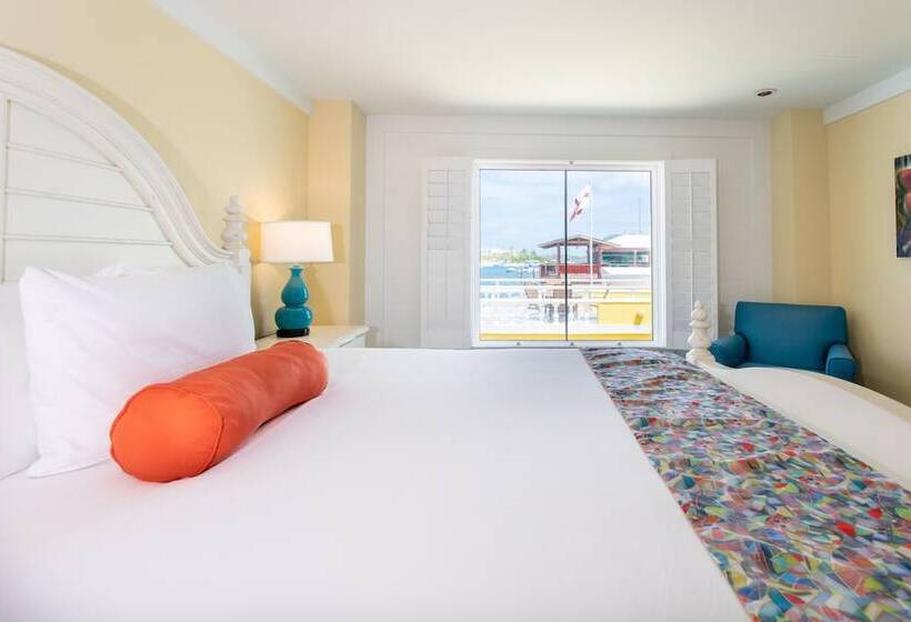 اتاق سوپریور با چشمانداز, Caravelle