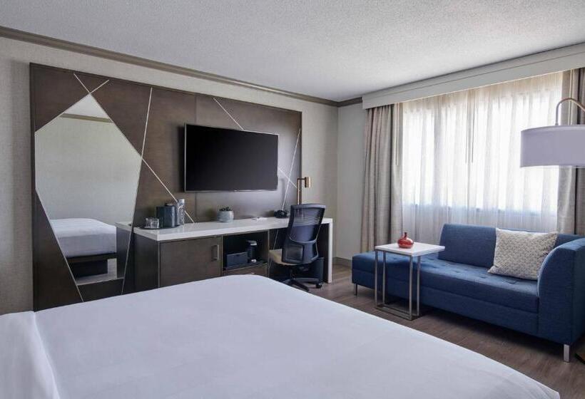 キングサイズベッドのスタンダードルーム, Detroit Marriott Troy