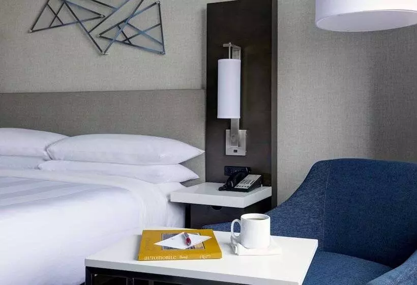 ２ダブルベッドのスタンダードルーム, Detroit Marriott Troy