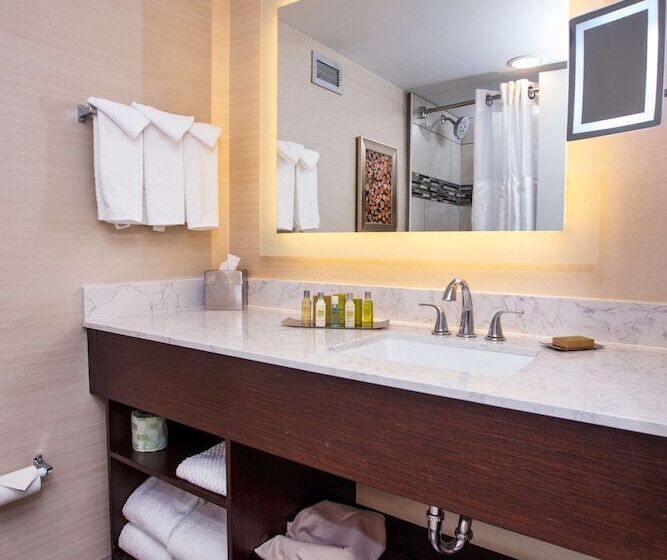 اتاق استاندارد با 2 تخت دوبل, Doubletree By Hilton Neenah