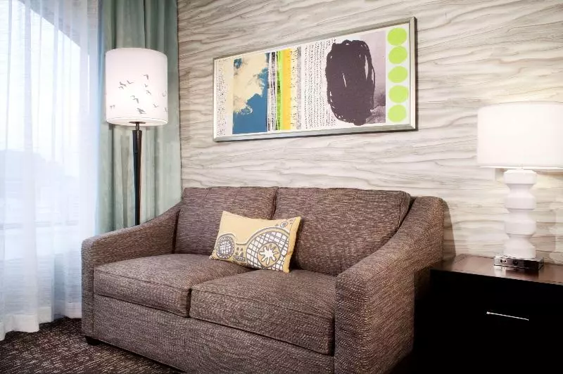 キングサイズベッドのデラックスルーム, Hilton Garden Inn Austin Downtown