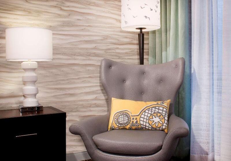 מיטת קינג בסוויטה, Hilton Garden Inn Austin Downtown/convention Center