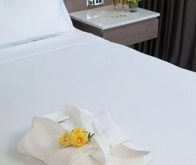 سوییت جونیور, Hilton Houston North