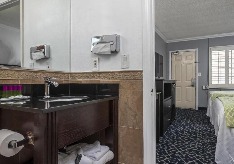 キングサイズベッドのスタンダードルーム, Dusk