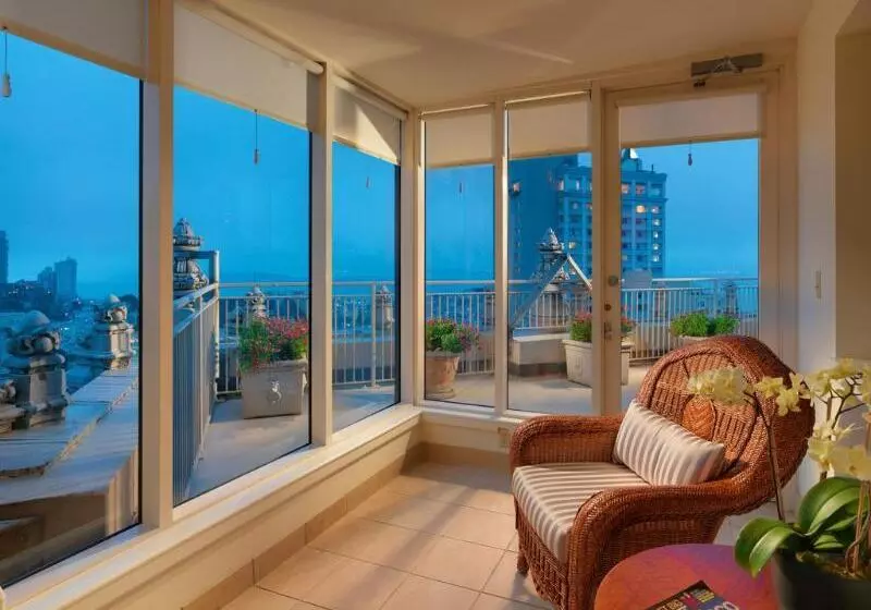 سوئیت با تخت بزرگ, Intercontinental Mark Hopkins San Francisco, An Ihg