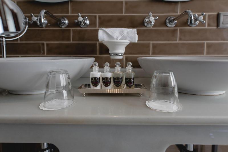 جناح سرير كينج, Intercontinental Mark Hopkins San Francisco, An Ihg