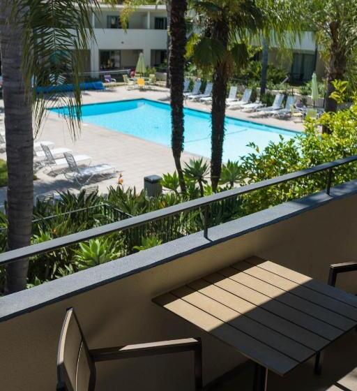 غرفة ديلوكس سرير كينج, Lemon Tree Inn