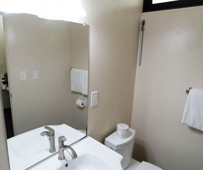 غرفة ديلوكس, Lemon Tree Inn