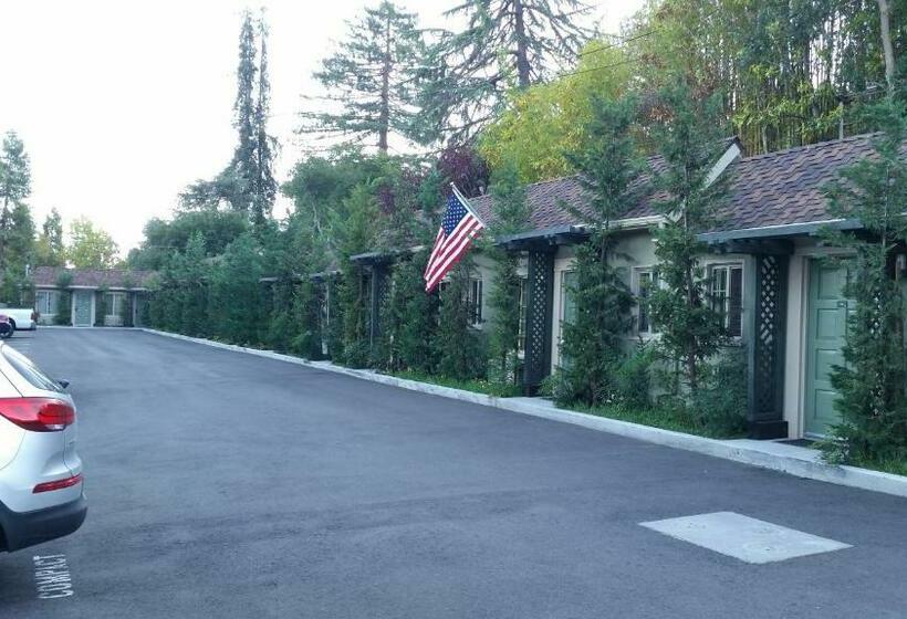 جناح, Marin Lodge