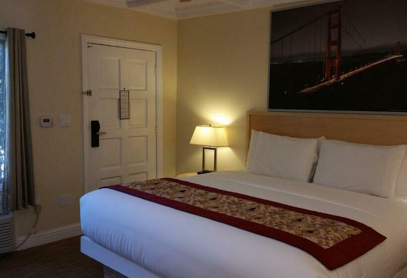 جناح, Marin Lodge