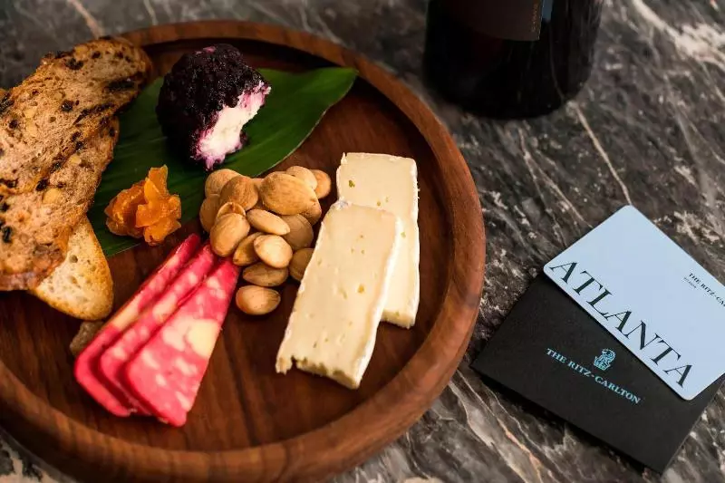 اتاق استاندارد با تخت بزرگ, The Ritzcarlton, Atlanta