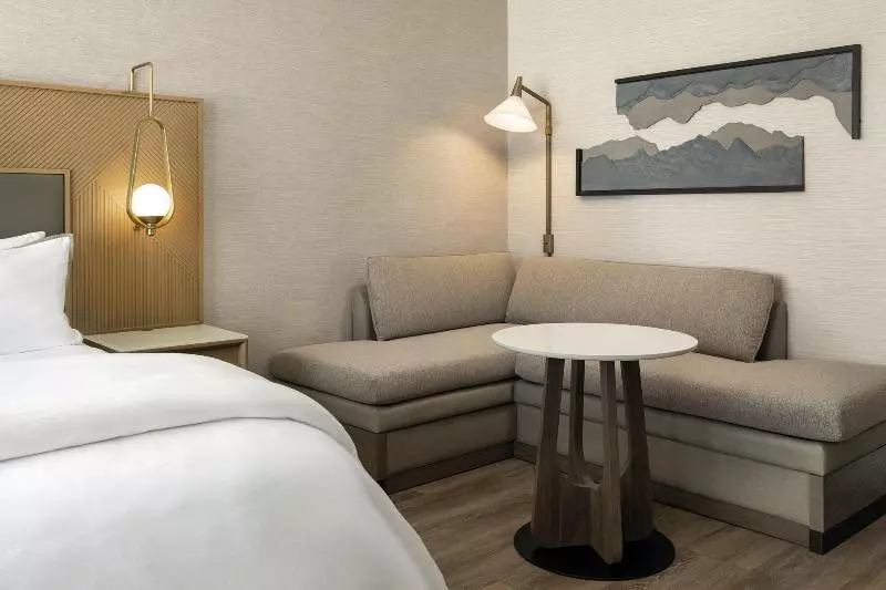 اتاق استاندارد با تخت بزرگ, The Westin Denver Downtown
