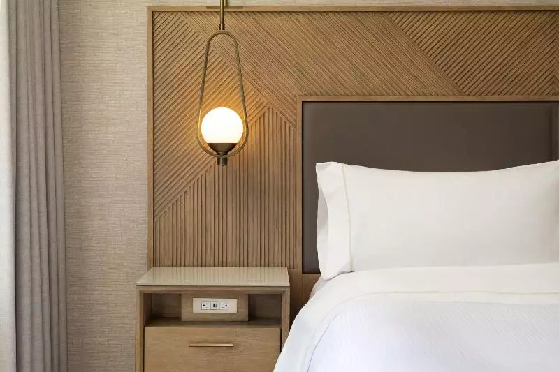 اتاق استاندارد با تخت بزرگ, The Westin Denver Downtown
