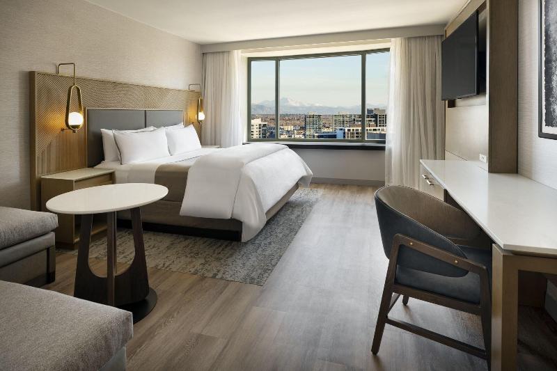 מיטת קינג בסוויטה, The Westin Denver Downtown