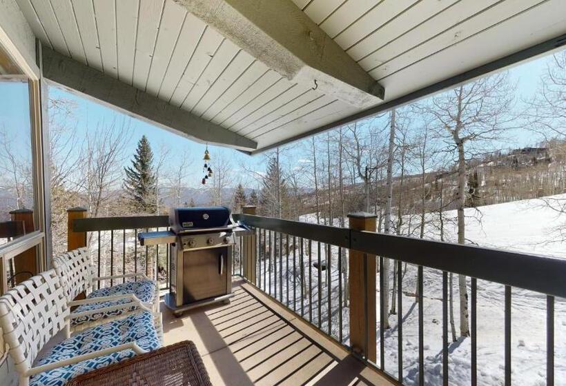 豪华两卧室公寓, Top Of The Village Coraltree Residence Collection