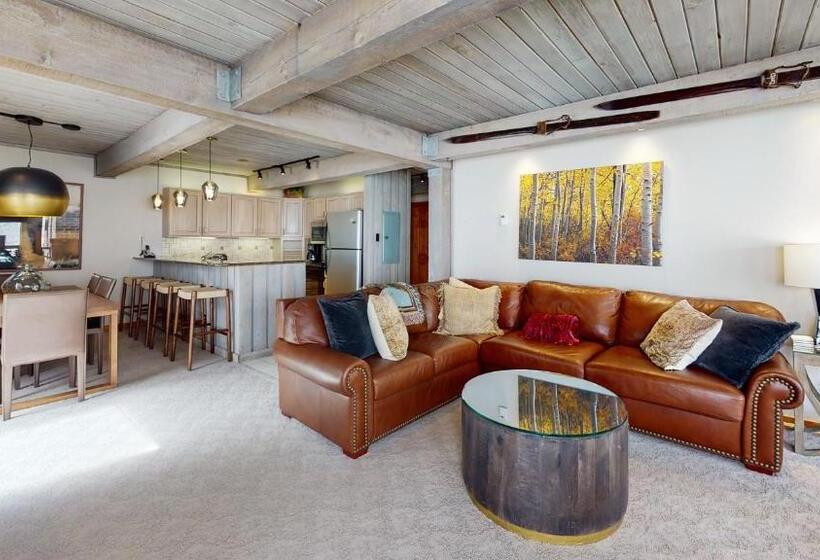 豪华两卧室公寓, Top Of The Village Coraltree Residence Collection