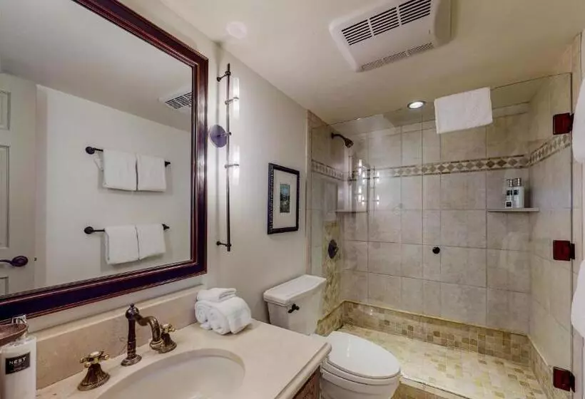 2 Bedroom Premium Apartment, Top Of The Village   Coraltree Residence Collection